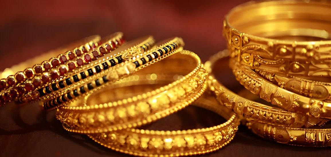 Gold Hits All-Time High as Rate Cuts Loom: What’s Fueling the Rally