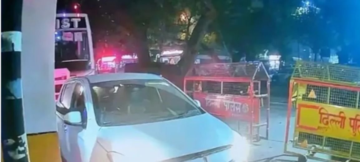 Red Fort Blast: Suspect Identified as Umar Mohammad; Car Parked for Hours Before Explosion