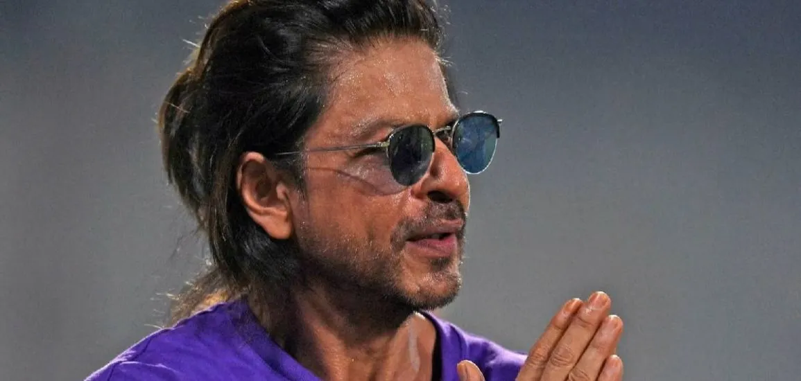 Shah Rukh Khan admitted to hospital due to heat stroke