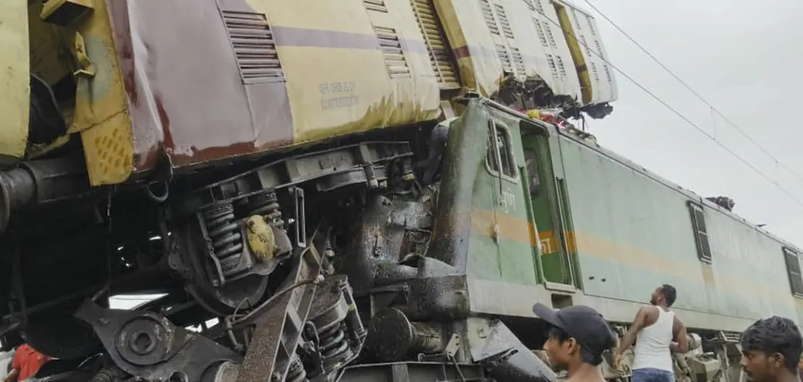 Kanchanjungha Express train collision with the Goods train on 17: 9 dead, over 40 injured.
