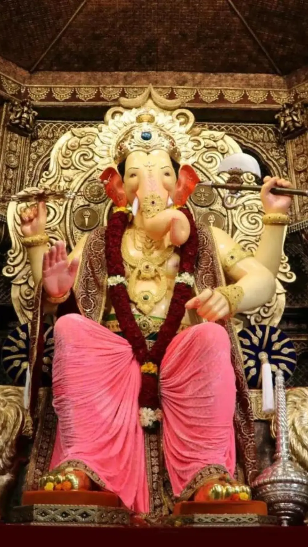 5 Iconic Ganesh Idols You Must Visit in Mumbai