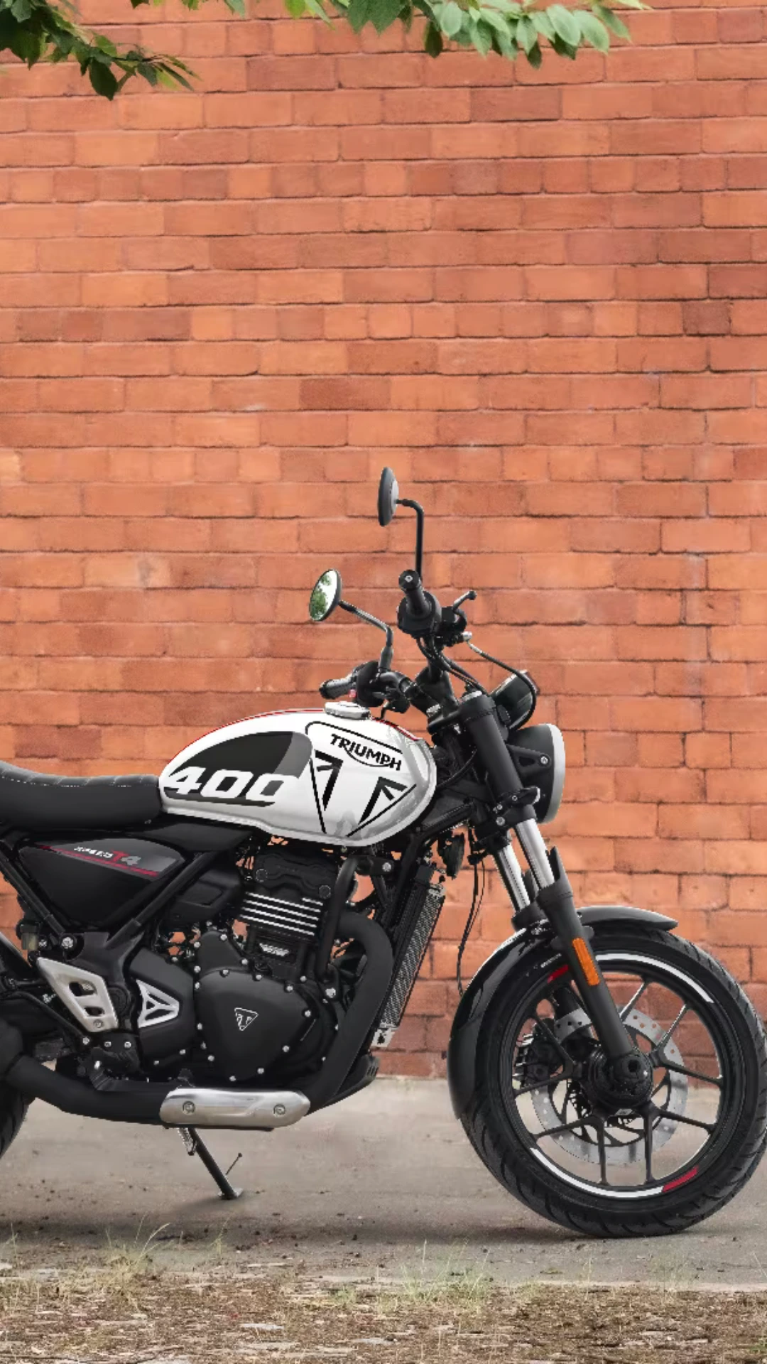 Triumph Launches Speed T4 in India: A Modern-Classic Competitor in the 400cc Segment